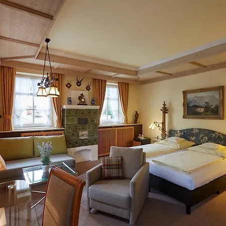 Edelweiss Garni Hotel 4*