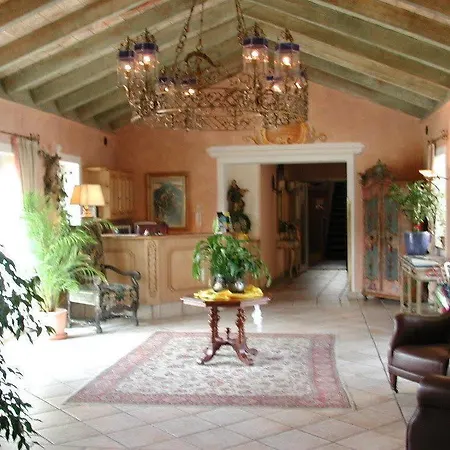 Edelweiss Garni Hotel 4*