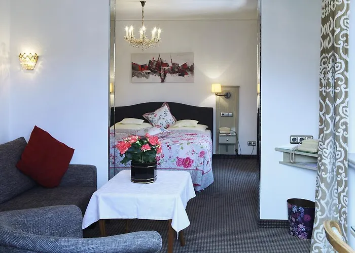 فندق Edelweiss Garni 4*