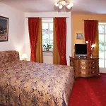 Edelweiss Garni Hotel 4*