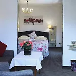 Hotel Edelweiss Garni 4*