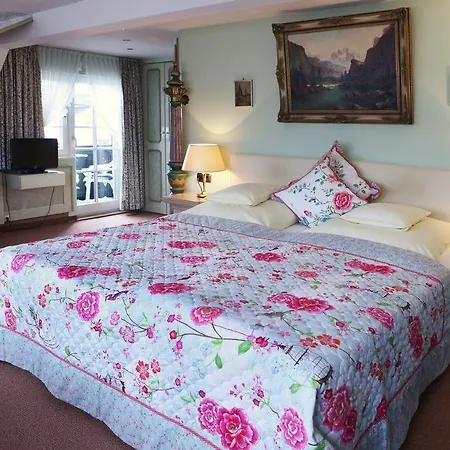 Edelweiss Garni Hotell