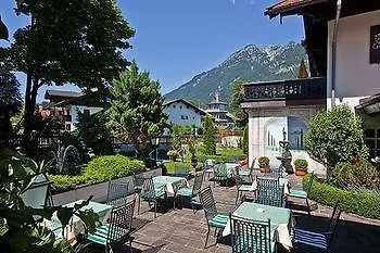 Edelweiss Garni Hotel