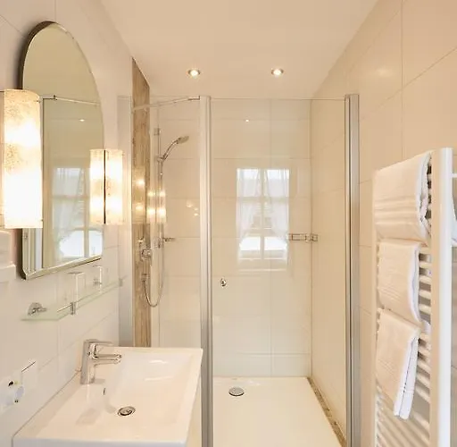 Edelweiss Garni Hotel 4*