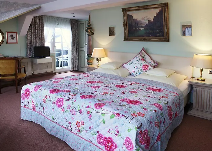 Edelweiss Garni Hotel