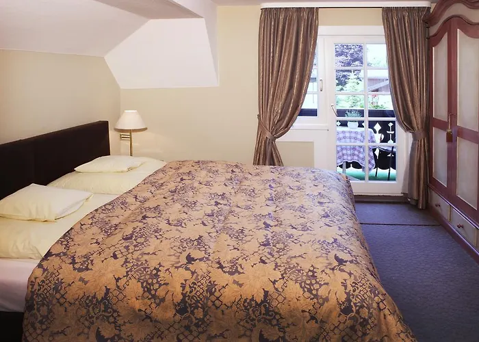 Готель Edelweiss Garni 4*